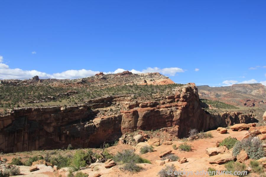Trail zur Hickman Bridge - Capitol Reef National Park Trail zur Hickman Bridge - Capitol Reef National Park