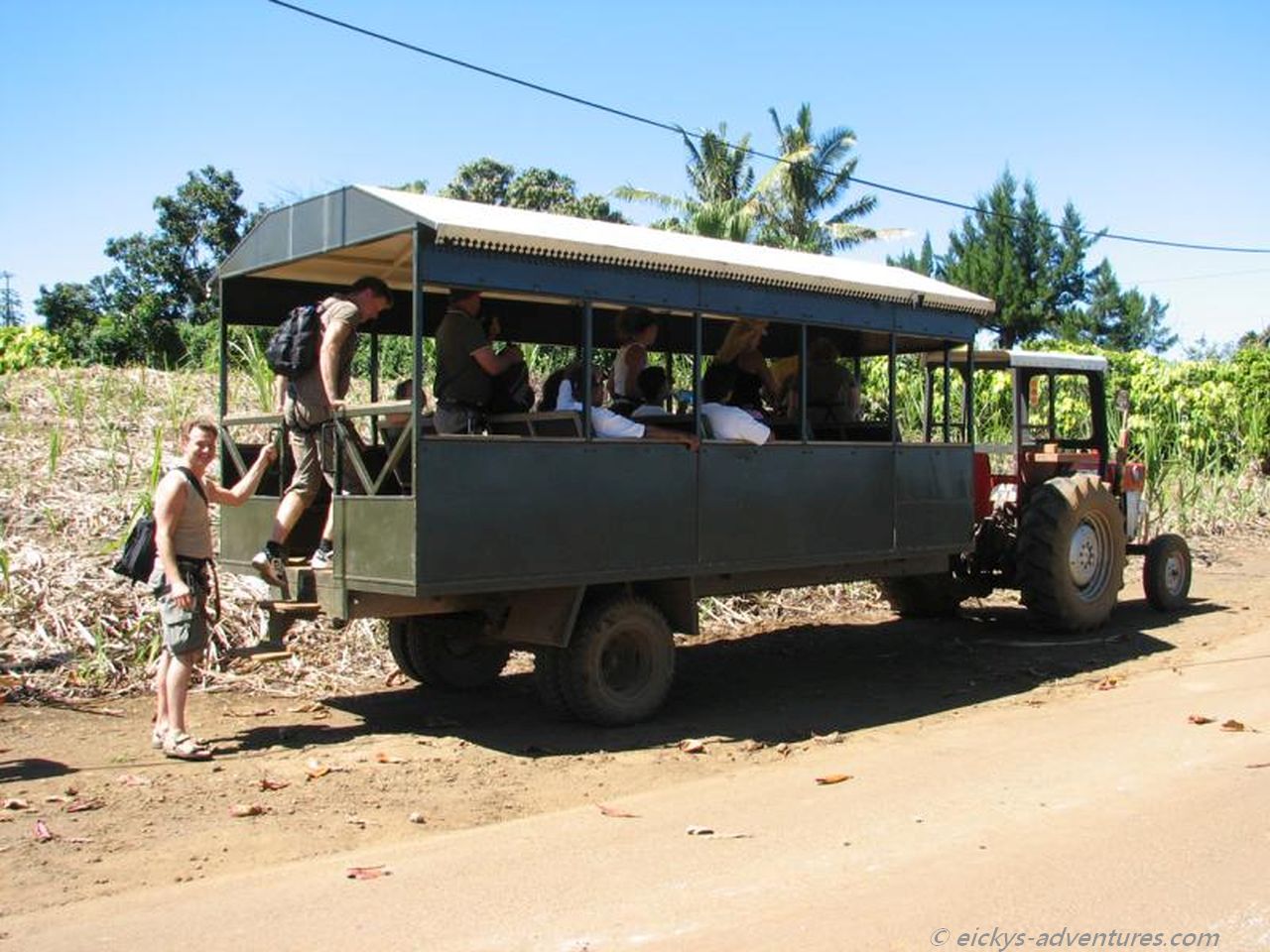 Fahrt mit dem Traktor Fahrt mit dem Traktor