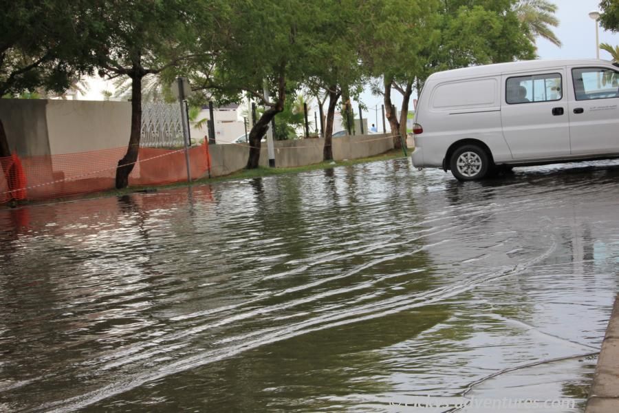 Straße unter Wasser Straße unter Wasser