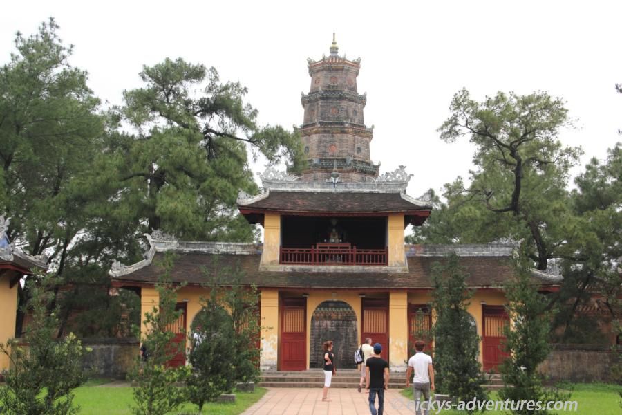 in der Klosteranlage der Thien Mu Pagode in der Klosteranlage der Thien Mu Pagode