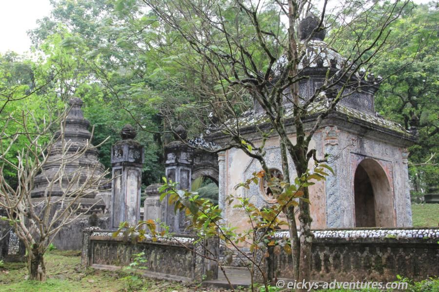 Eunuchengräber bei Tu Hieu Eunuchengräber bei Tu Hieu