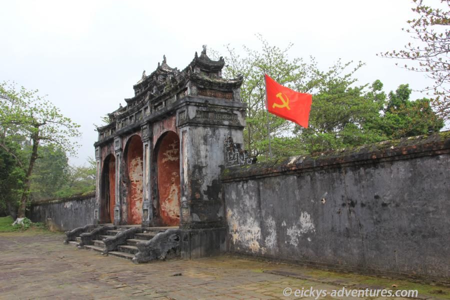 Ehrenhof vom Kaisergrab von Minh Mang Ehrenhof vom Kaisergrab von Minh Mang