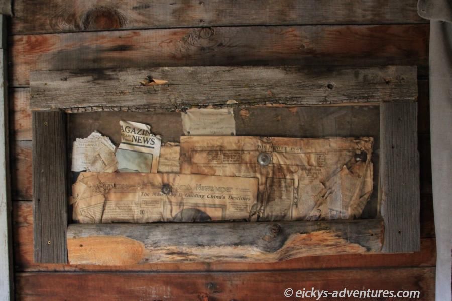 Zeitungen als Dämmung - Animas Forks an der Country Road 2 Zeitungen als Dämmung - Animas Forks an der Country Road 2