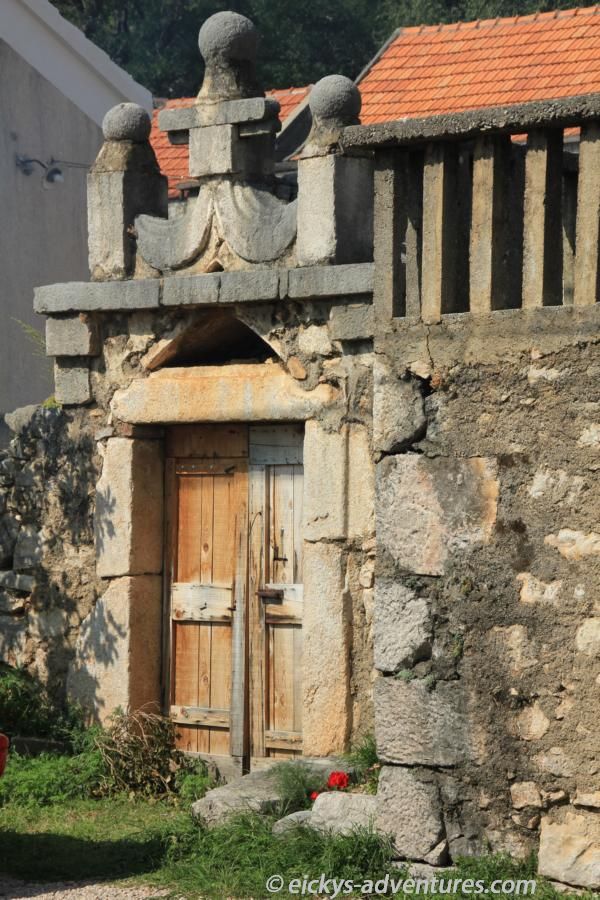 altes Gemäuer kurz vorm Eingang zum Nationalpark Paklenica altes Gemäuer kurz vorm Eingang zum Nationalpark Paklenica