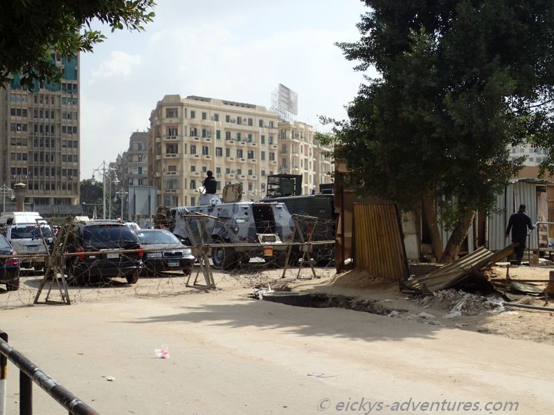 Polizeipräsenz vor dem ägyptischen Museum Polizeipräsenz vor dem ägyptischen Museum