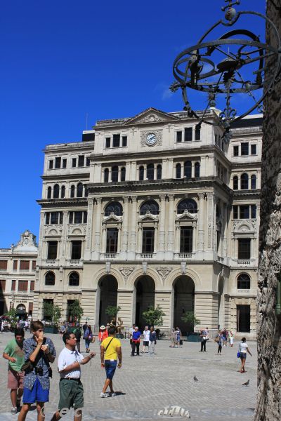 Plaza de San Francisco de Asis: Lonja del Comercio Plaza de San Francisco de Asis: Lonja del Comercio