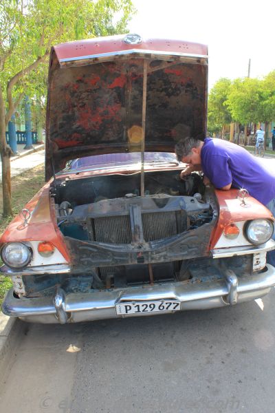 sehr übersichtlicher Motorraum sehr übersichtlicher Motorraum