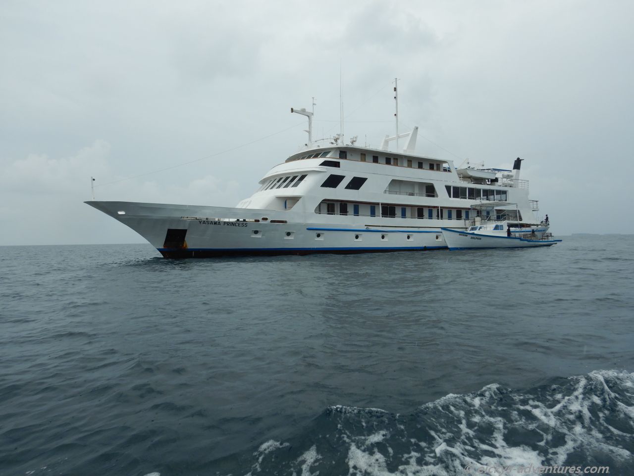 Yasawa Princess vor der Insel Hurasdhoo Yasawa Princess vor der Insel Hurasdhoo