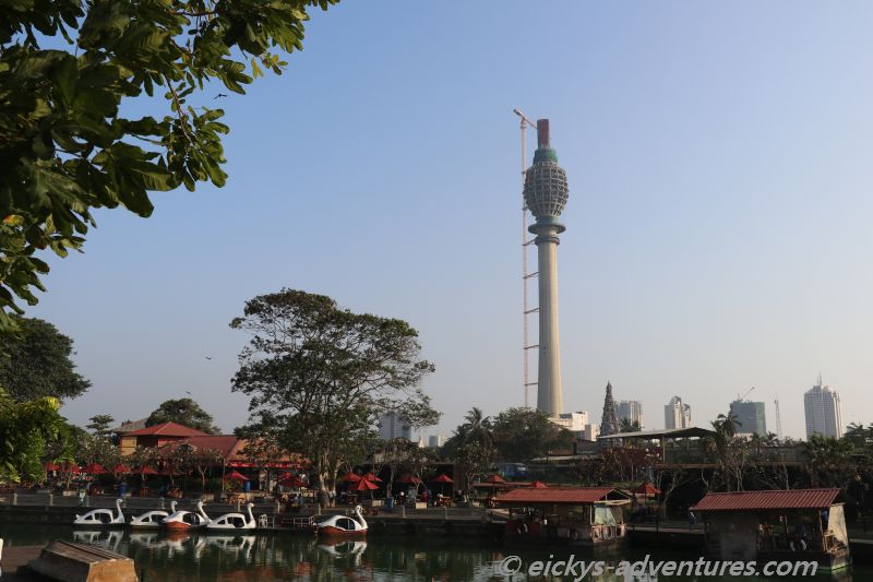 Beira Lake mit Lotus Tower Beira Lake mit Lotus Tower