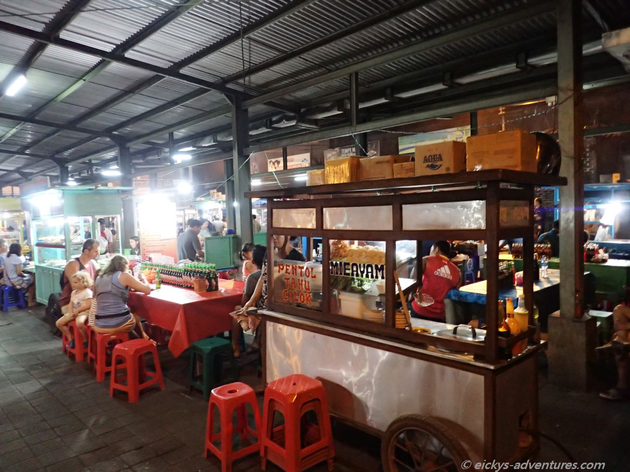 auf dem Nachtmarkt in Sanur auf dem Nachtmarkt in Sanur