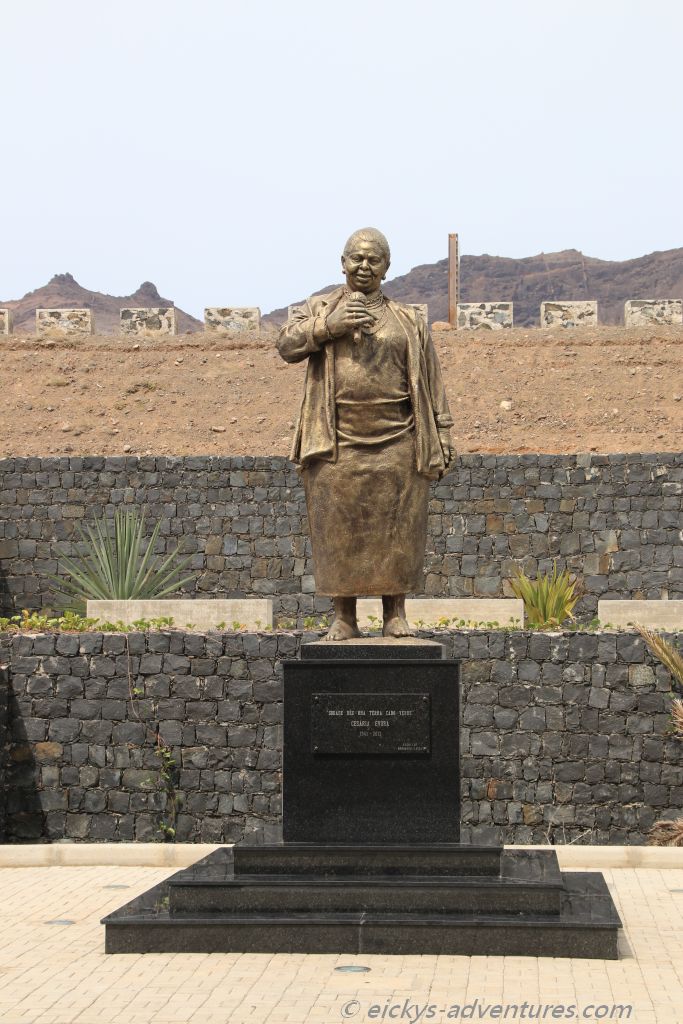 Statue von Cesária Évora Statue von Cesária Évora