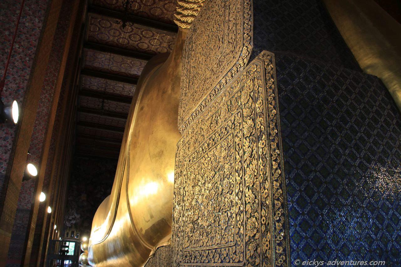 der liegende Buddha im Wat Pho der liegende Buddha im Wat Pho