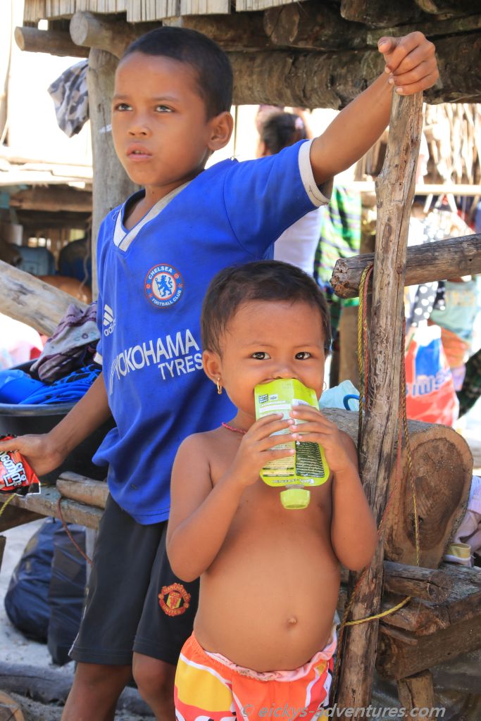 zu Besuch im Moken-Dorf zu Besuch im Moken-Dorf