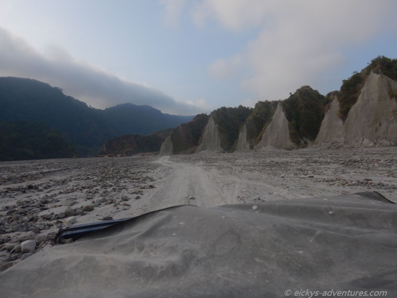 Tour zum Mount Pinatubo Tour zum Mount Pinatubo