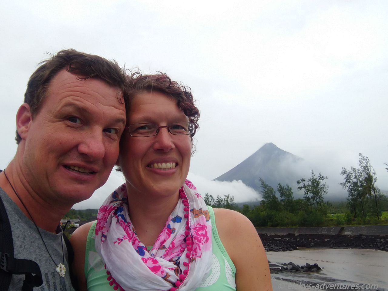 Mount Mayon an den Cagsawa Ruins Mount Mayon an den Cagsawa Ruins