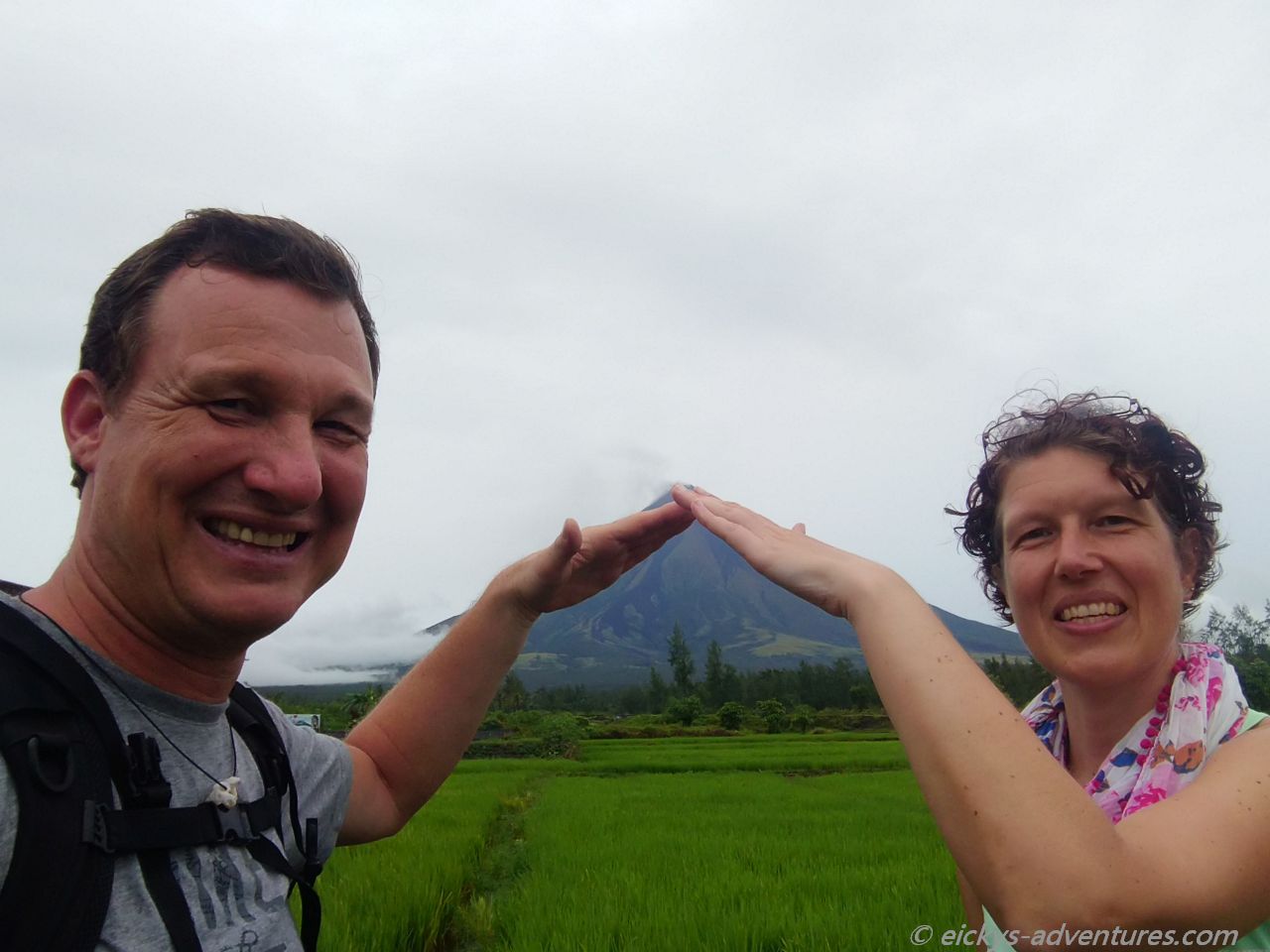 Mount Mayon an den Cagsawa Ruins Mount Mayon an den Cagsawa Ruins